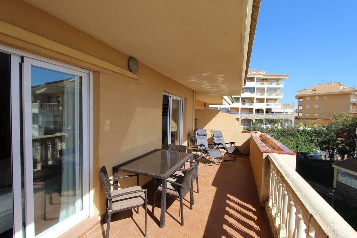 2 soverom Strandleiligheter til salgs i Fuengirola med svømmebasseng garasje - € 350 000 (Ref: 9634939)