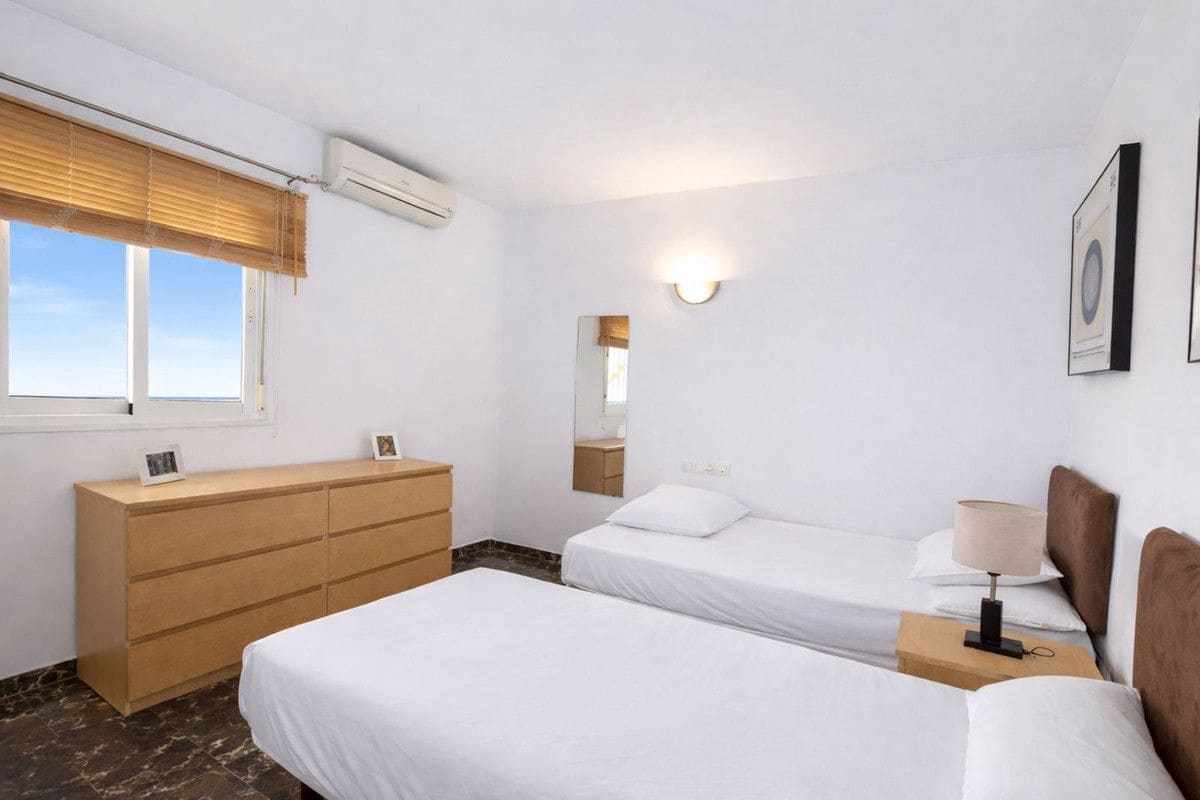 2 soverom Strandleiligheter til salgs i Fuengirola med svømmebasseng garasje - € 350 000 (Ref: 9634939)