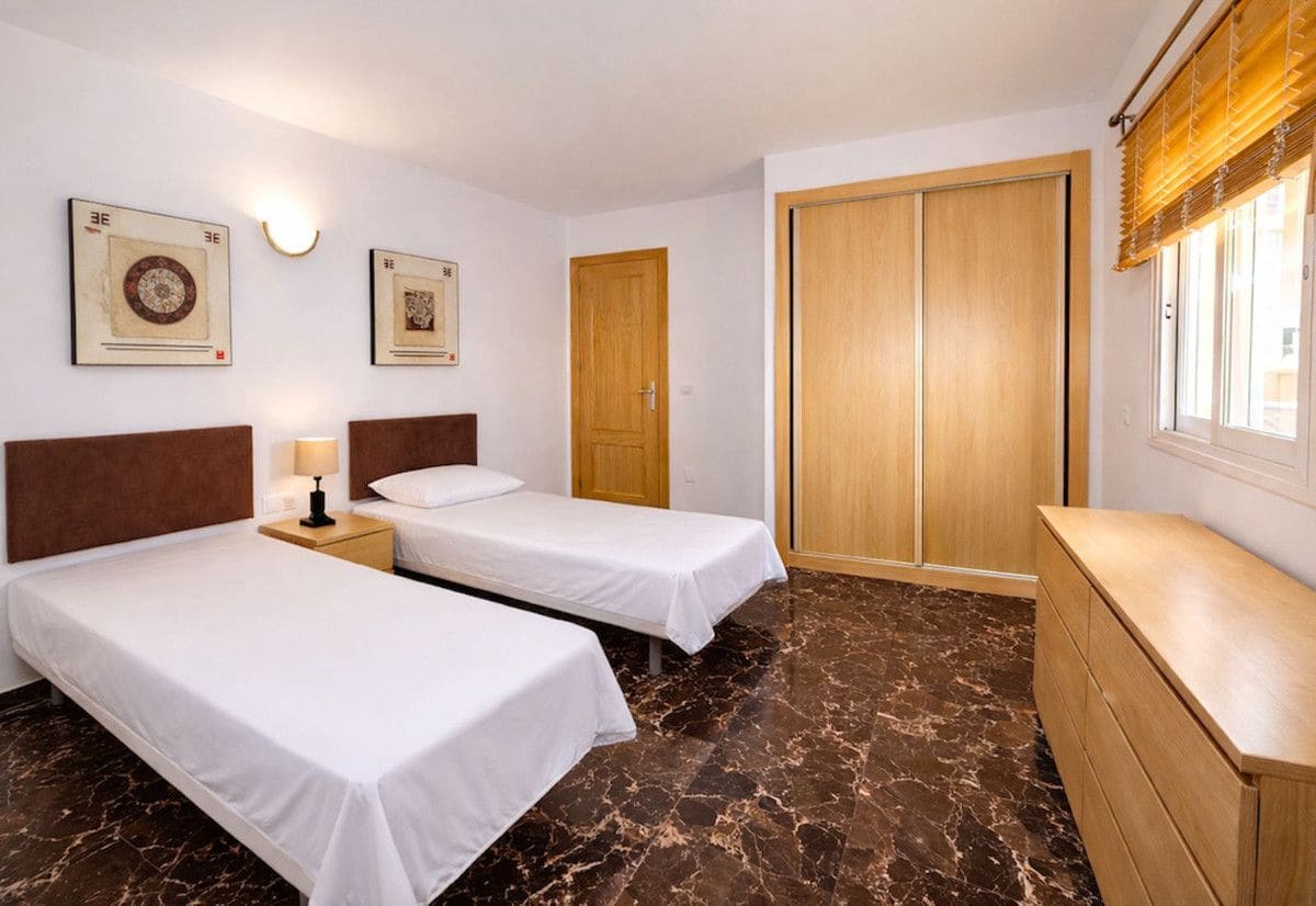 2 soverom Strandleiligheter til salgs i Fuengirola med svømmebasseng garasje - € 350 000 (Ref: 9634939)