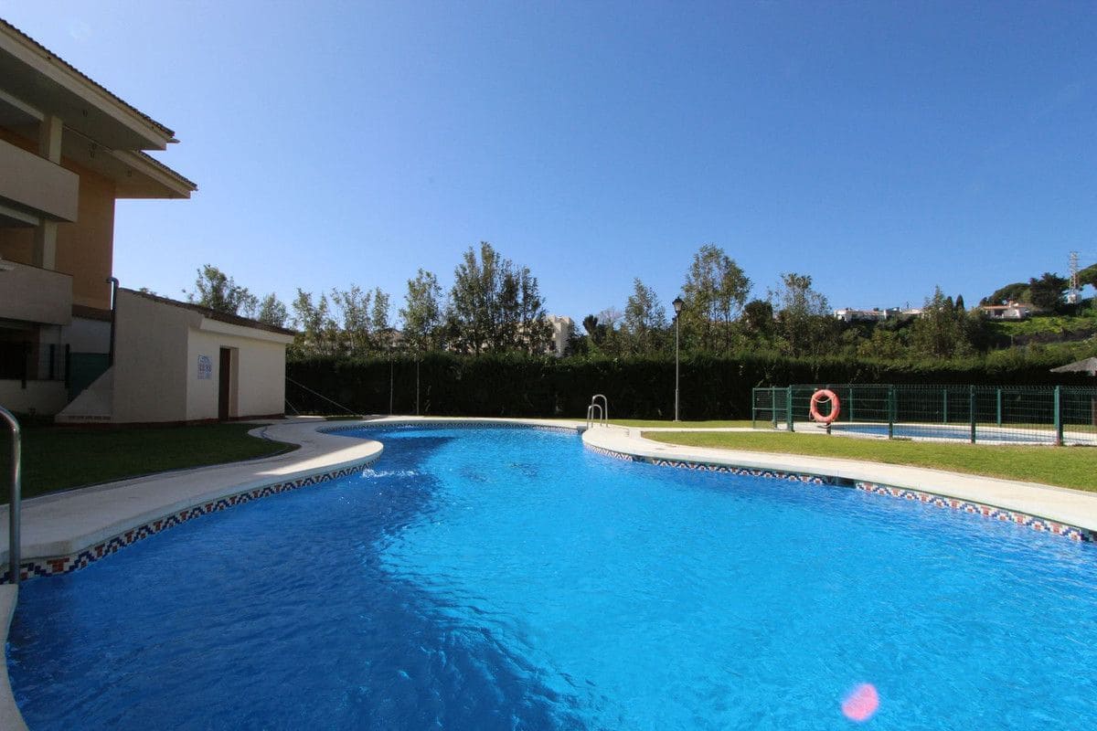 2 soverom Strandleiligheter til salgs i Fuengirola med svømmebasseng garasje - € 350 000 (Ref: 9634939)