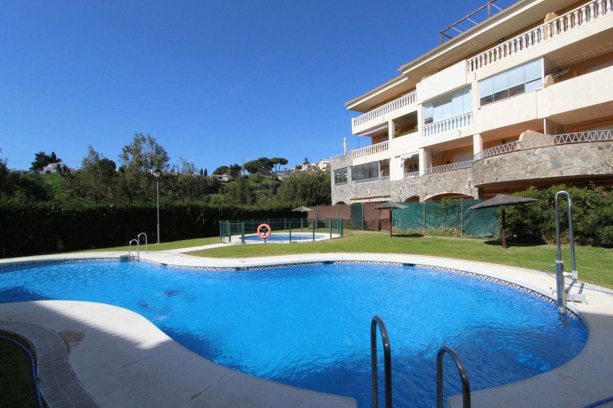 2 soverom Strandleiligheter til salgs i Fuengirola med svømmebasseng garasje - € 350 000 (Ref: 9634939)