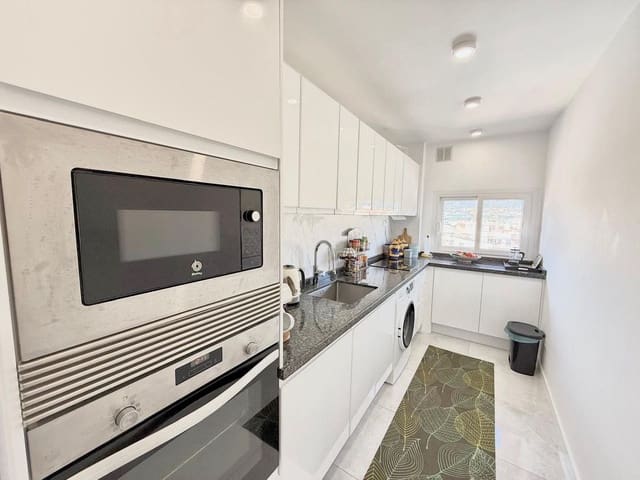 2 soverom Penthouse til salgs i Centro ciudad, Fuengirola - € 365 000 (Ref: 9634940)