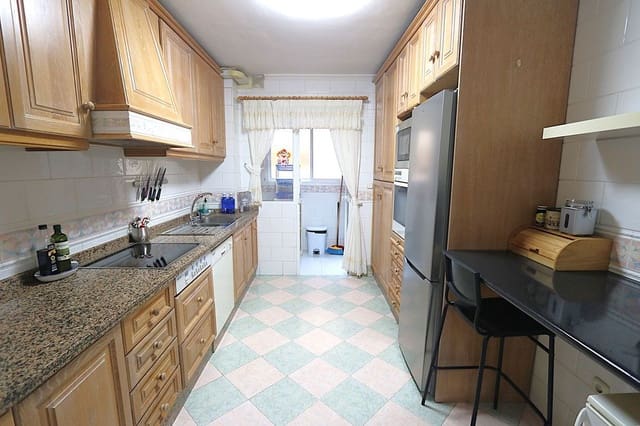 3 soverom Strandleiligheter til salgs i Centro ciudad, Fuengirola med garasje - € 440 000 (Ref: 9634942)