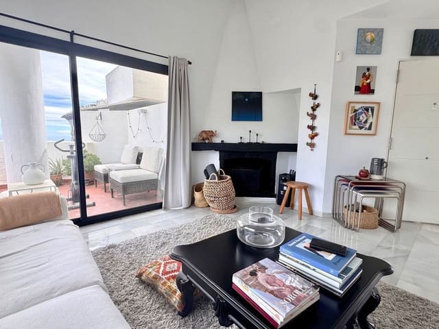 Ático de 2 habitaciones en Calahonda, Mijas en venta con piscina garaje - 415.000 € (Ref: 9634943)