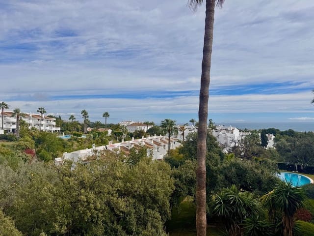 Ático de 2 habitaciones en Calahonda, Mijas en venta con piscina garaje - 415.000 € (Ref: 9634943)