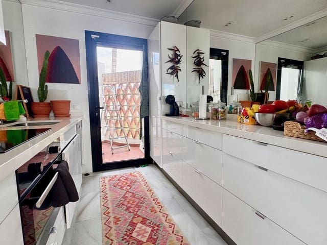 Ático de 2 habitaciones en Calahonda, Mijas en venta con piscina garaje - 415.000 € (Ref: 9634943)