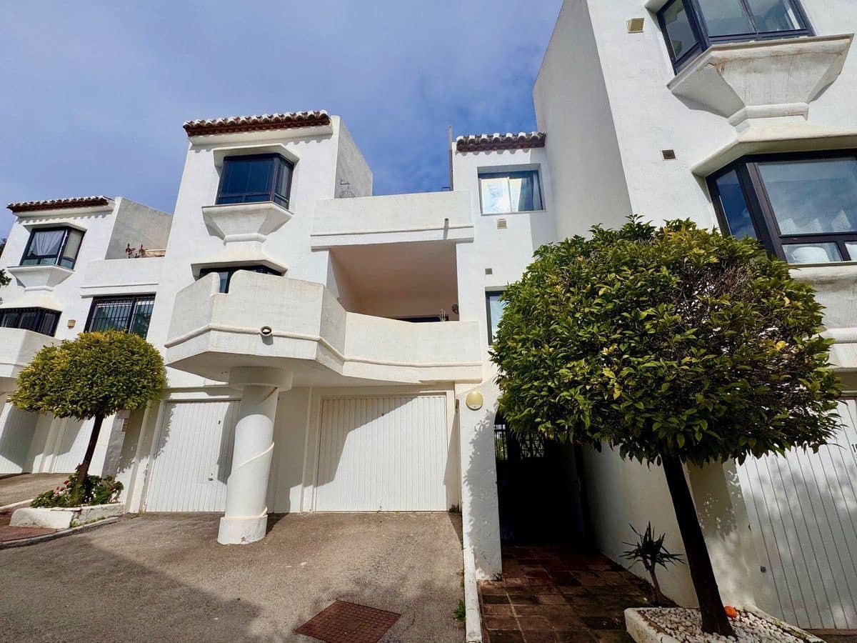 Ático de 2 habitaciones en Mijas en venta con piscina garaje - 415.000 € (Ref: 9634943)