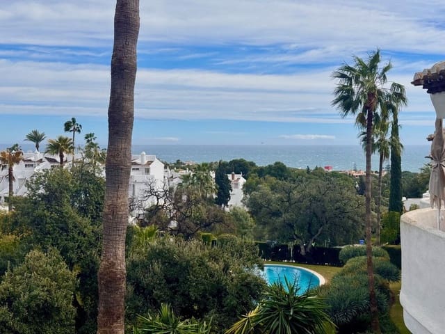 Ático de 2 habitaciones en Calahonda, Mijas en venta con piscina garaje - 415.000 € (Ref: 9634943)