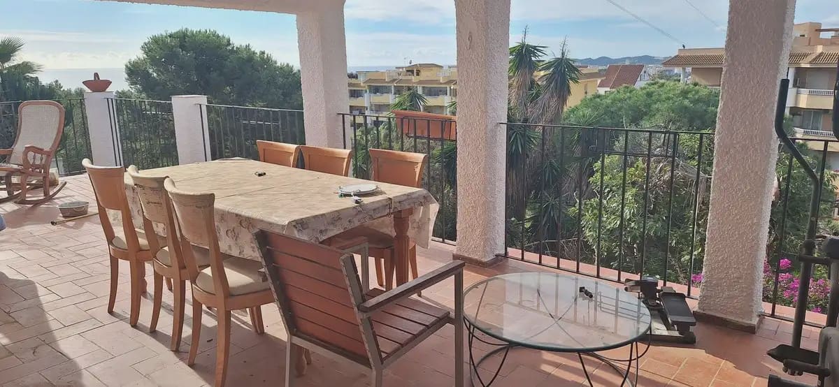 4 soveværelse Villa til salg i Fuengirola med garage - € 550.000 (Ref: 9634947)