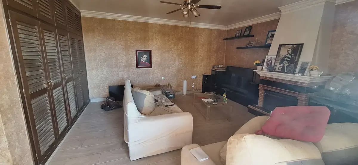 4 soveværelse Villa til salg i Fuengirola med garage - € 550.000 (Ref: 9634947)