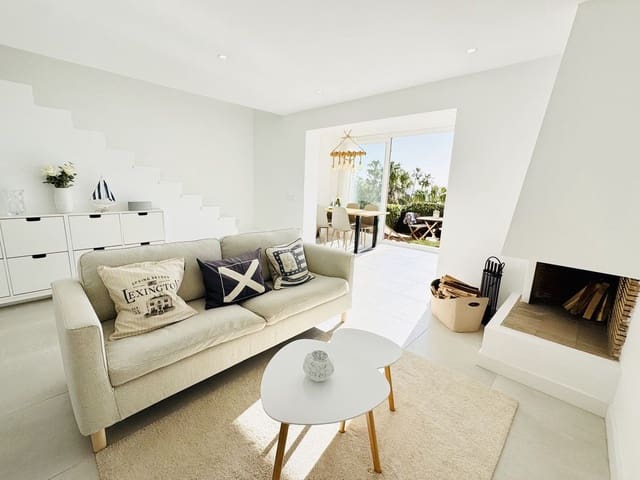 2 chambre Villa/Maison Mitoyenne à vendre à Centro, Mijas avec piscine - 579 000 € (Ref: 9634948)