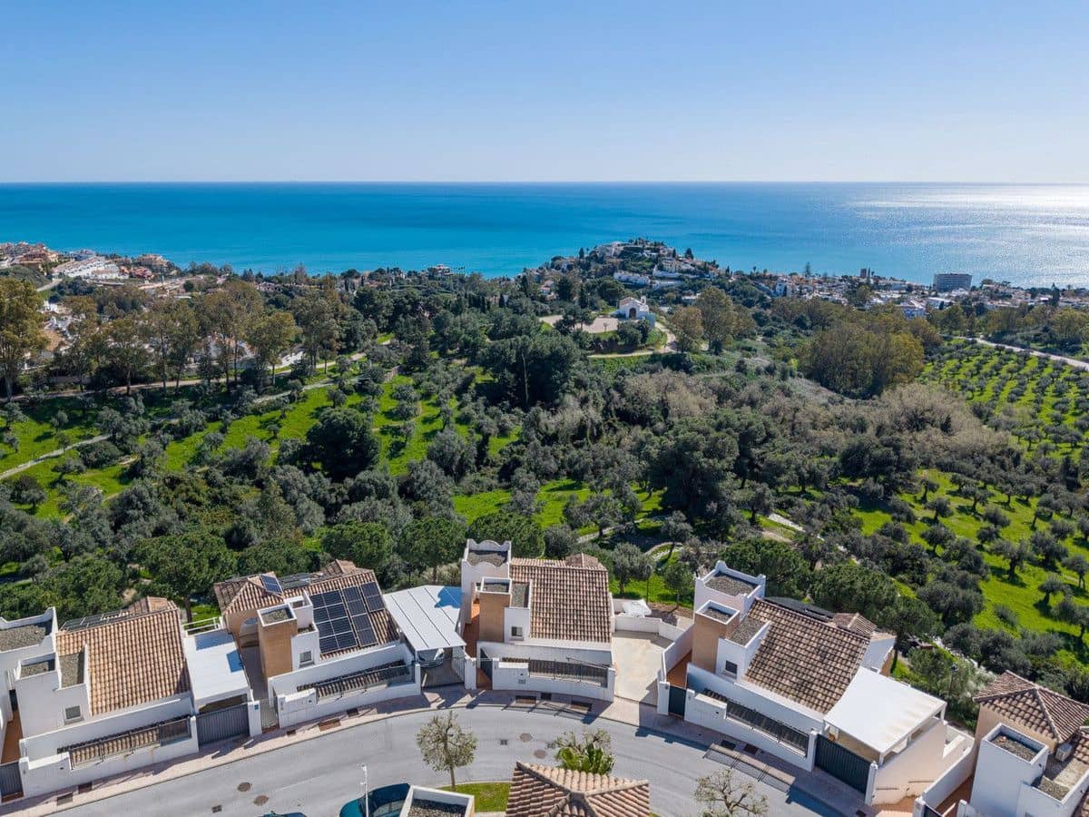 4 sovrum Villa till salu i Benalmadena med pool garage - 1 295 000 € (Ref: 9634949)