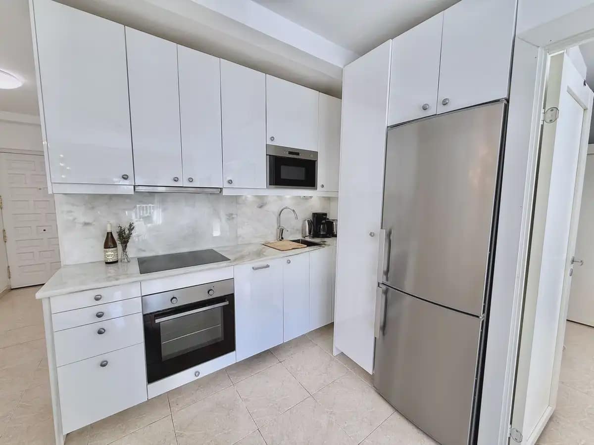 Apartamento Playa de 2 habitaciones en Marbella en venta con piscina garaje - 475.000 € (Ref: 9634951)