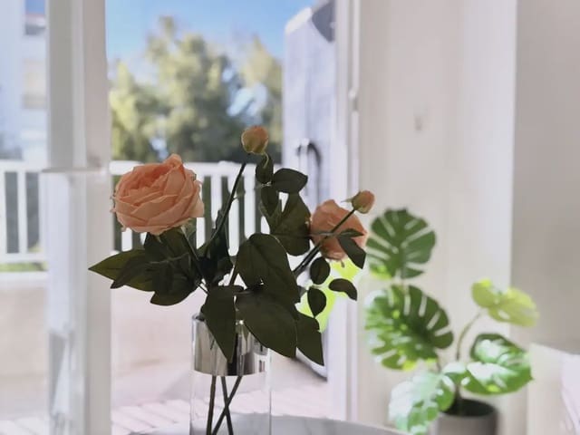 Apartamento Playa de 2 habitaciones en Puerto Banus, Marbella en venta con piscina garaje - 475.000 € (Ref: 9634951)