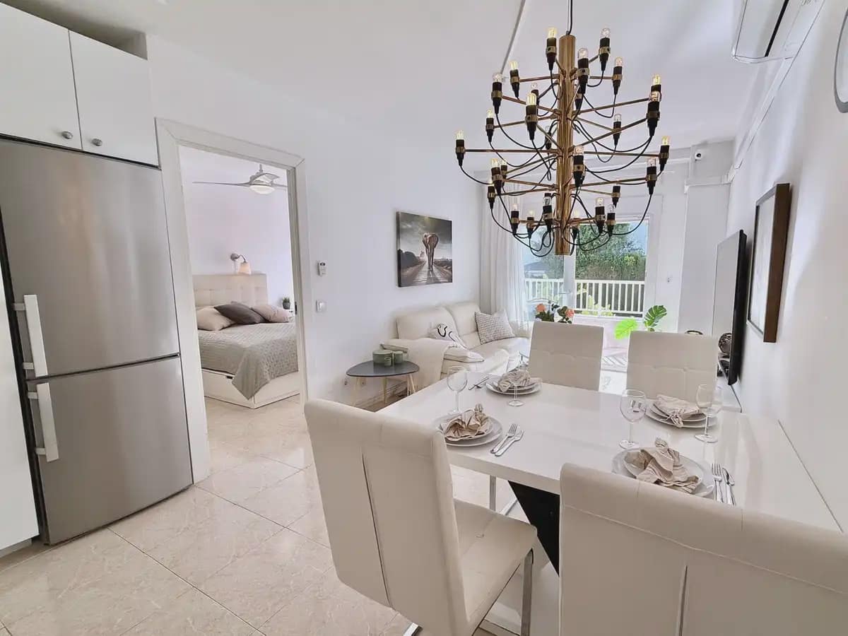 Apartamento Playa de 2 habitaciones en Marbella en venta con piscina garaje - 475.000 € (Ref: 9634951)