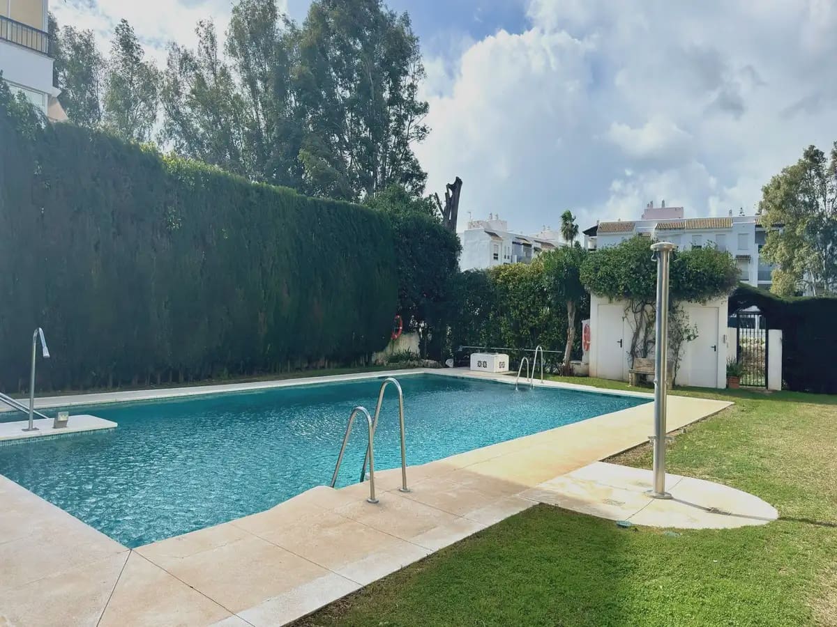 Apartamento Playa de 2 habitaciones en Marbella en venta con piscina garaje - 475.000 € (Ref: 9634951)