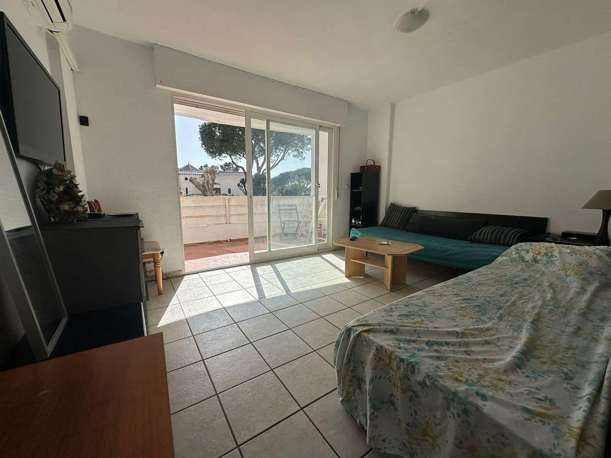 1 chambre Appartement à vendre à Marbella avec piscine - 210 000 € (Ref: 9634952)