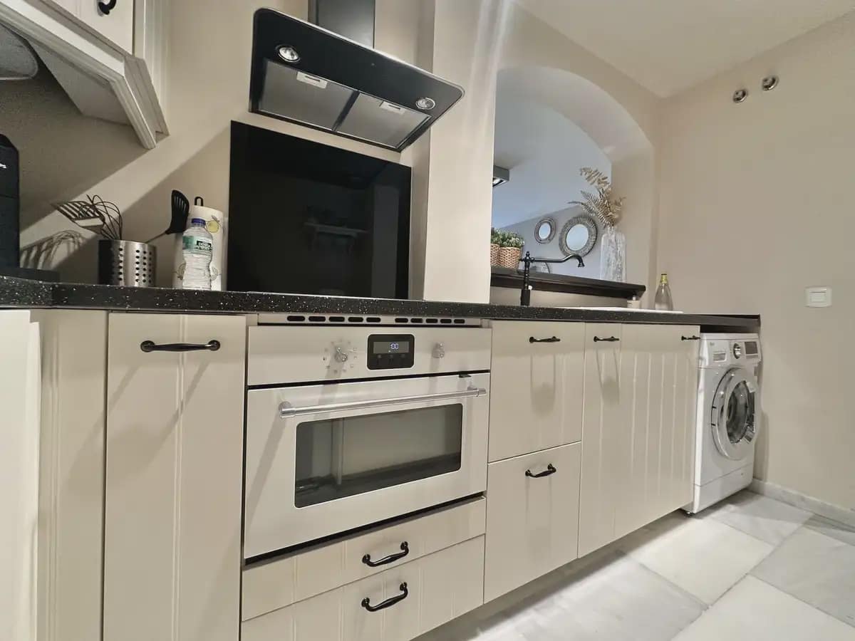 2 slaapkamer Strandappartement te koop in Mijas met zwembad garage - € 848.500 (Ref: 9634955)