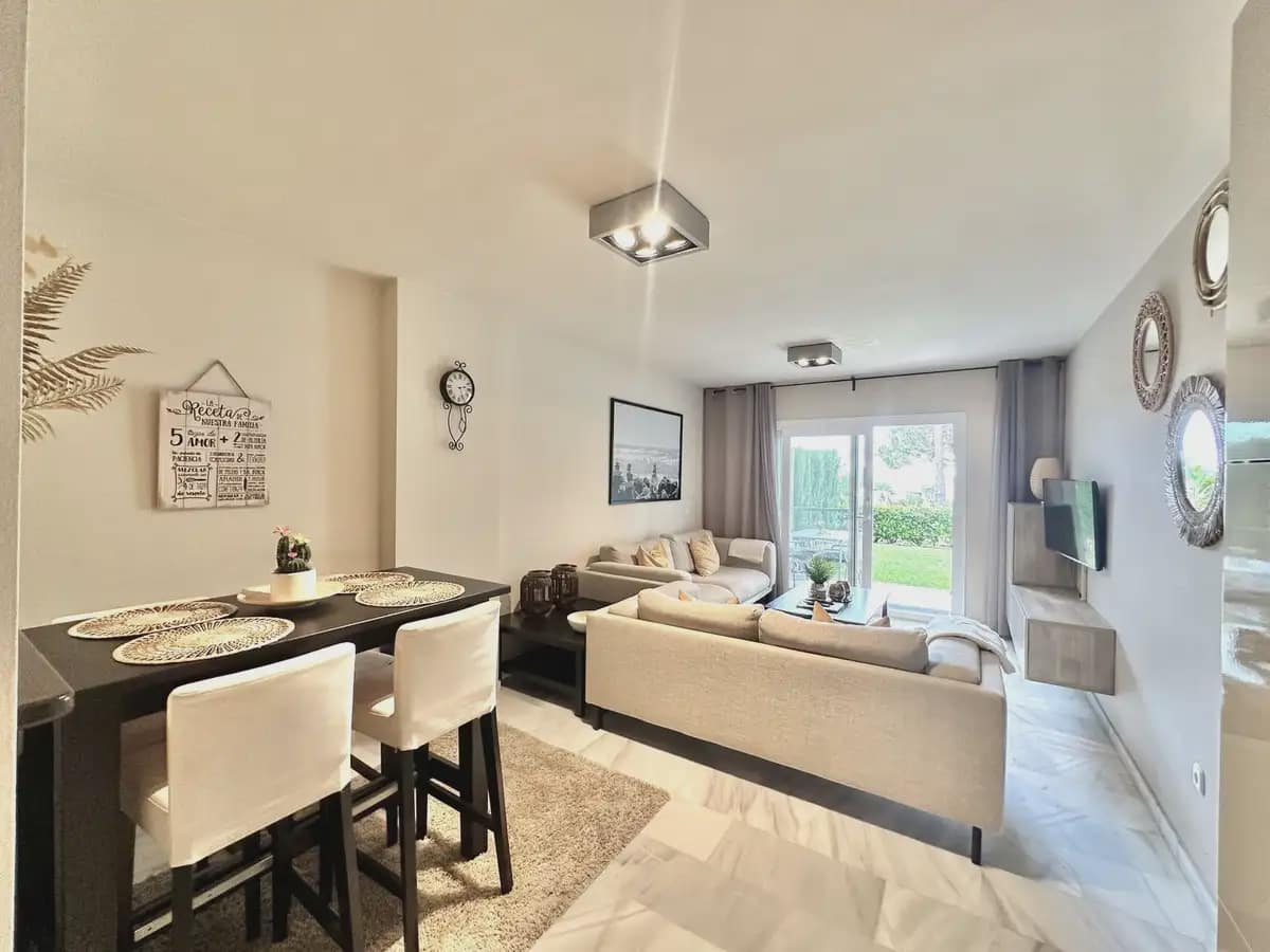 2 slaapkamer Strandappartement te koop in Mijas met zwembad garage - € 848.500 (Ref: 9634955)
