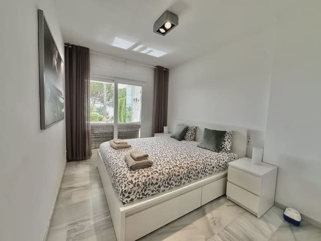 2 soveværelse Strandlejlighed til salg i Calahonda, Mijas med swimmingpool garage - € 848.500 (Ref: 9634955)