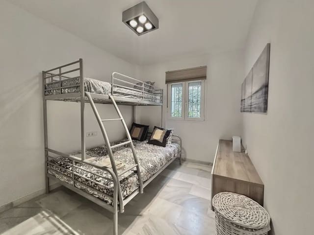 2 soveværelse Strandlejlighed til salg i Calahonda, Mijas med swimmingpool garage - € 848.500 (Ref: 9634955)