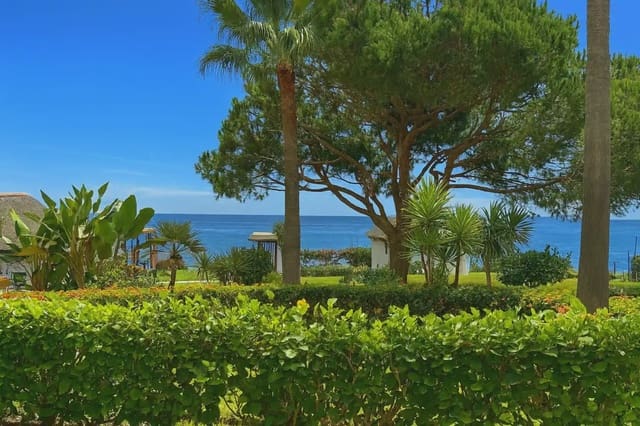 2 soveværelse Strandlejlighed til salg i Calahonda, Mijas med swimmingpool garage - € 848.500 (Ref: 9634955)