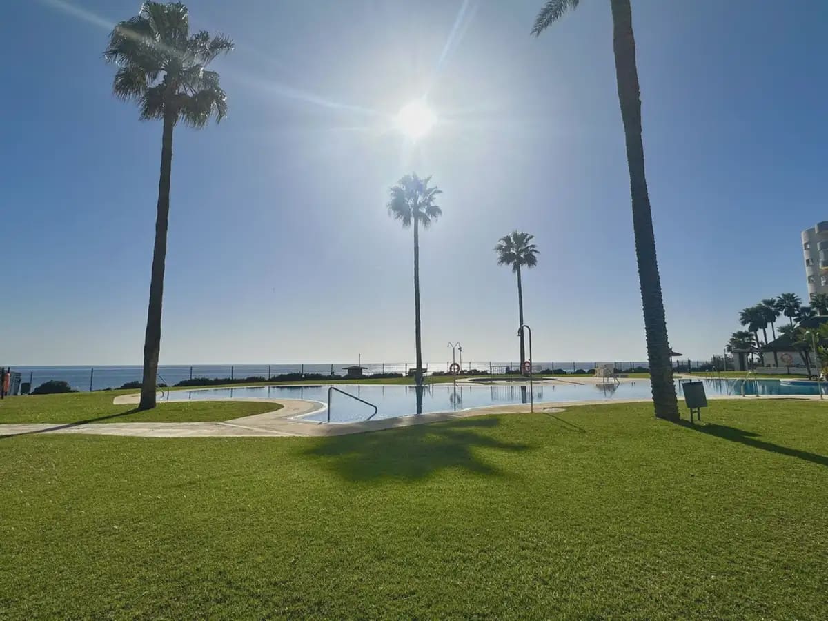 2 slaapkamer Strandappartement te koop in Mijas met zwembad garage - € 848.500 (Ref: 9634955)