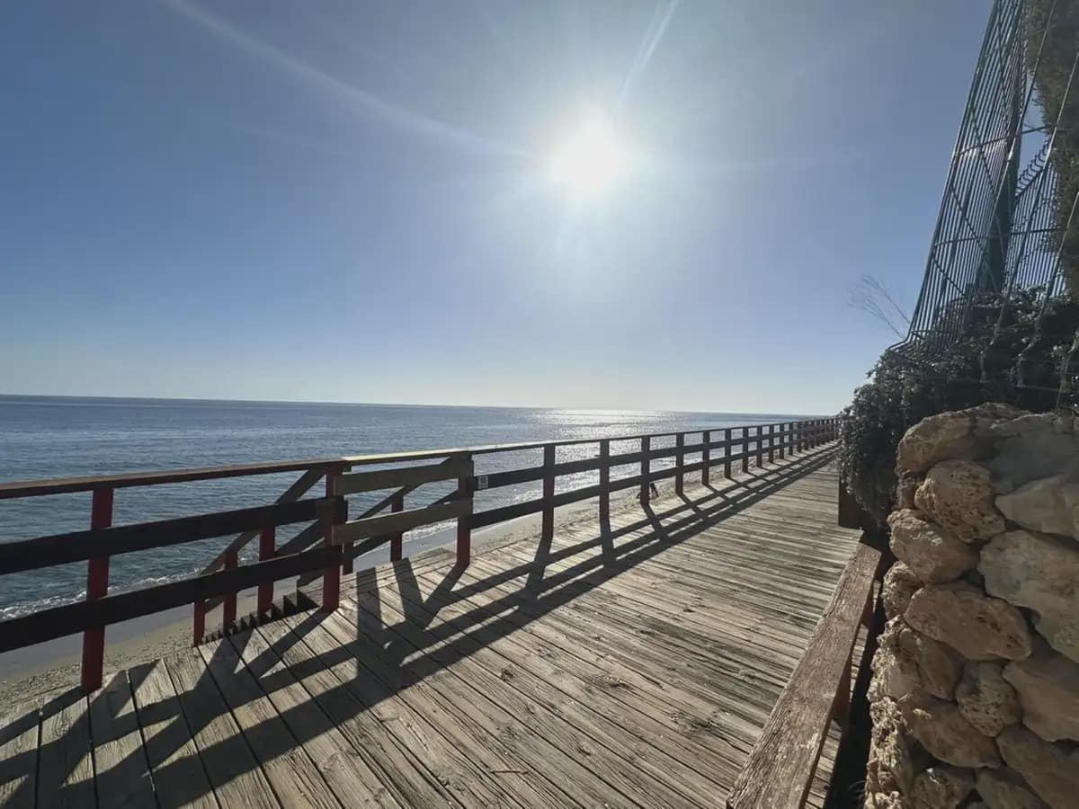 2 slaapkamer Strandappartement te koop in Mijas met zwembad garage - € 848.500 (Ref: 9634955)