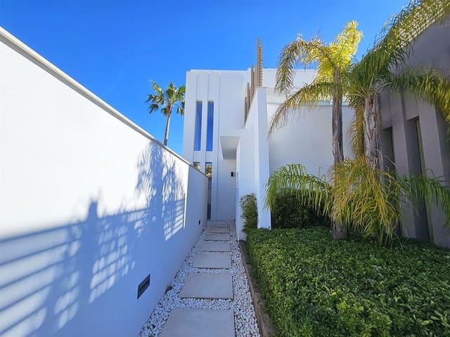 5 bedroom Villa for sale in Riviera del Sol, Mijas with pool garage - € 1,750,000 (Ref: 9634961)