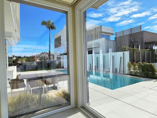 5 bedroom Villa for sale in Riviera del Sol, Mijas with pool garage - € 1,750,000 (Ref: 9634961)