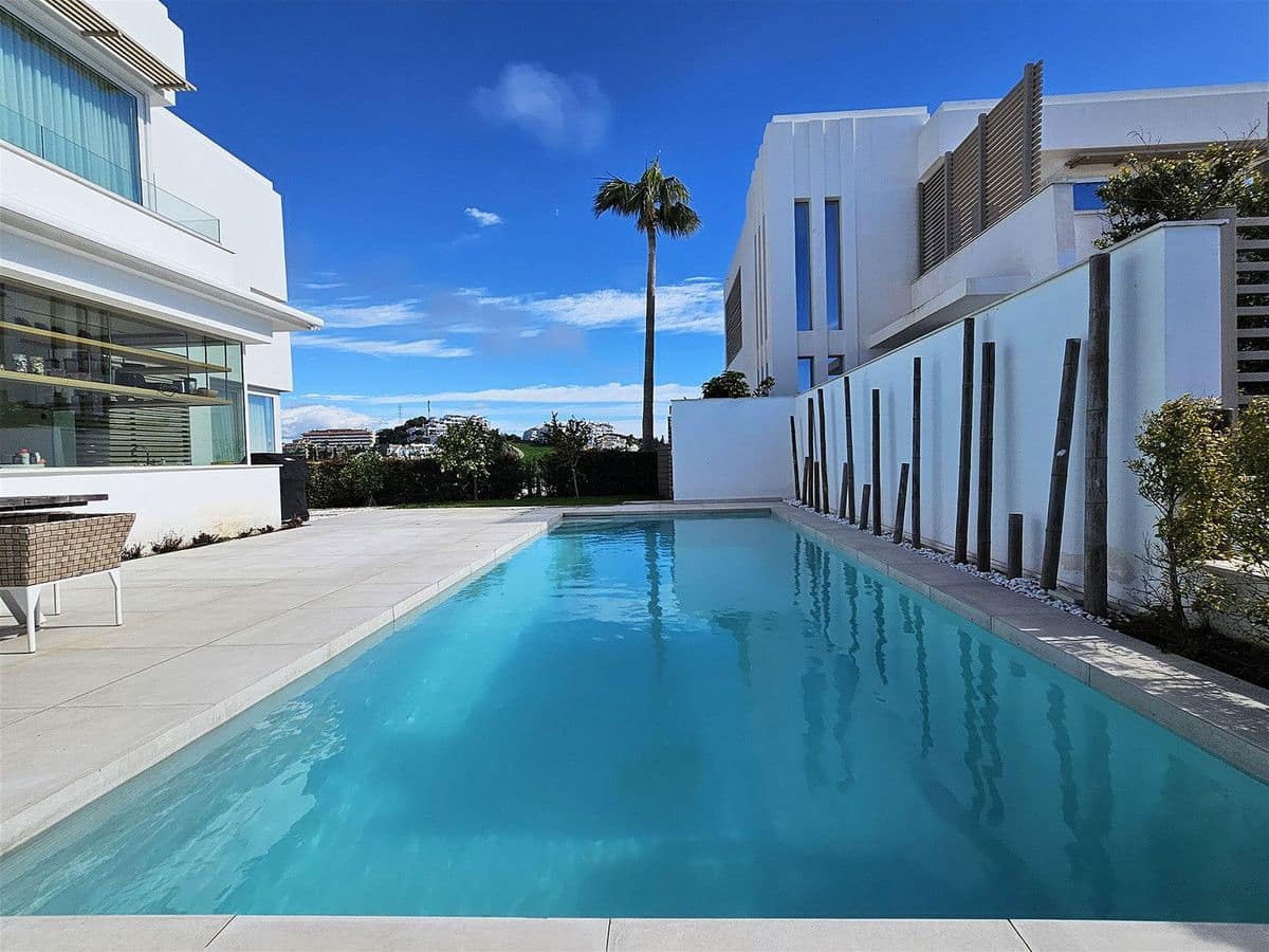 5 chambre Villa/Maison à vendre à Mijas avec piscine garage - 1 750 000 € (Ref: 9634961)