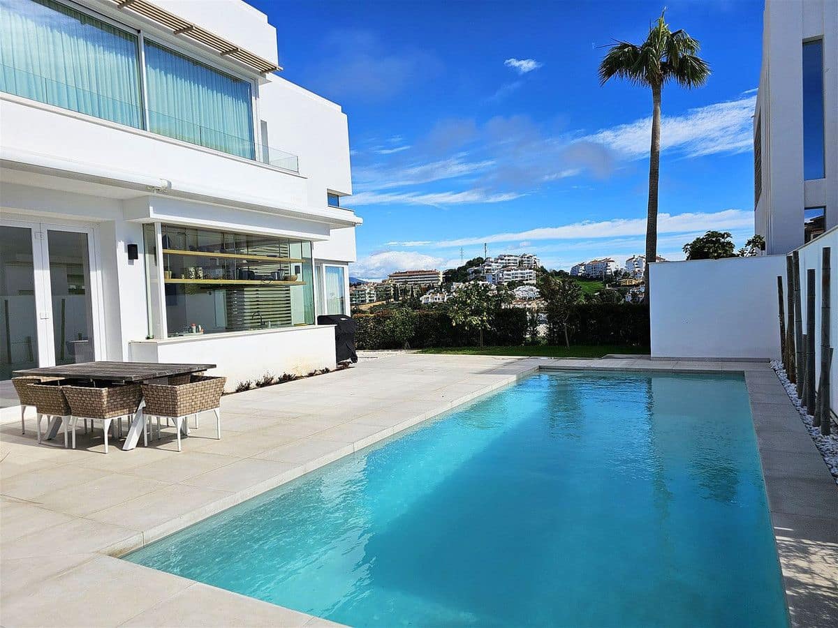 5 chambre Villa/Maison à vendre à Mijas avec piscine garage - 1 750 000 € (Ref: 9634961)