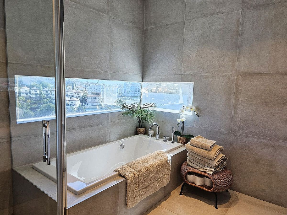 5 chambre Villa/Maison à vendre à Mijas avec piscine garage - 1 750 000 € (Ref: 9634961)