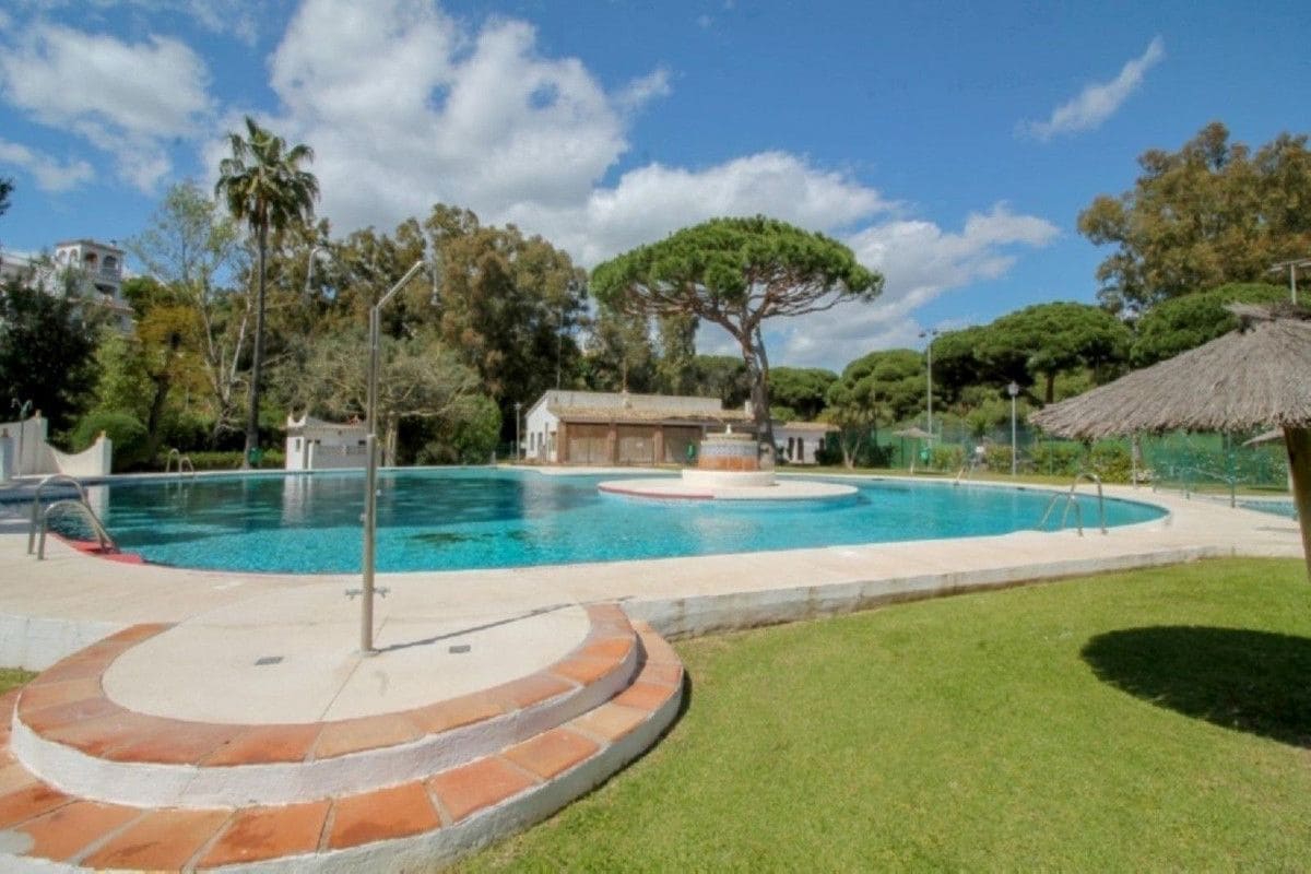 2 Zimmer Haus zu verkaufen in Marbella mit Pool - 385.000 € (Ref: 9634966)