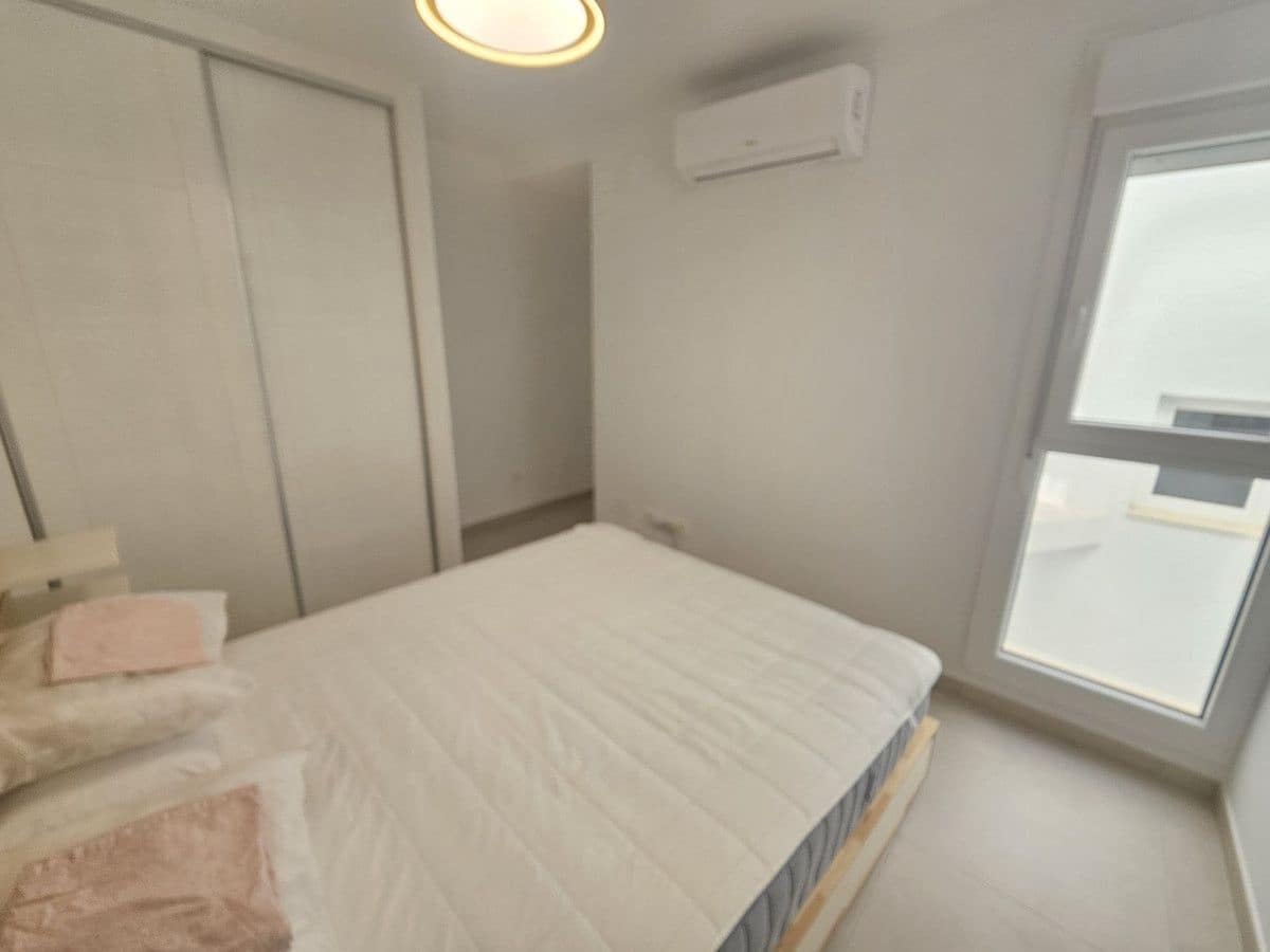 2 bedroom Beach Apartment for sale in Fuengirola - € 295,000 (Ref: 9634967)