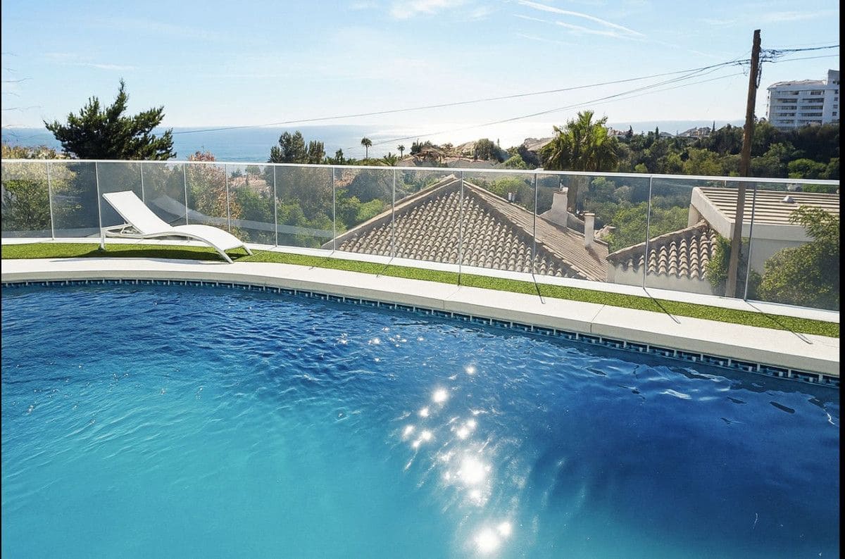 3 bedroom Villa for sale in Fuengirola with pool garage - € 1,200,000 (Ref: 9634970)