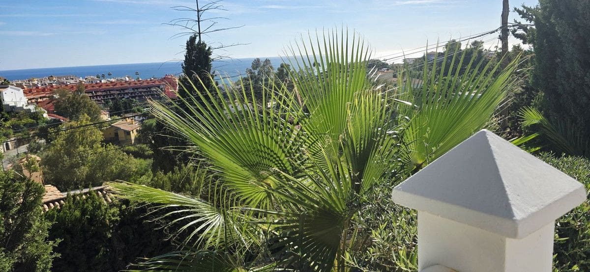 3 bedroom Villa for sale in Fuengirola with pool garage - € 1,200,000 (Ref: 9634970)