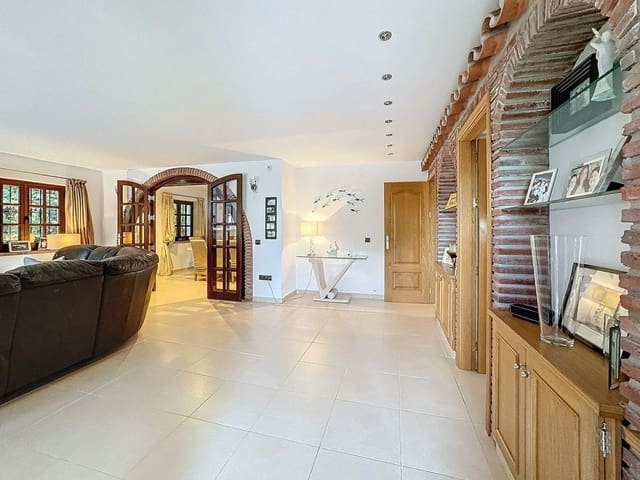 3 sypialnia Willa na sprzedaż w Mijas pueblo, Mijas z basenem garażem - 925 000 € (Ref: 9634971)