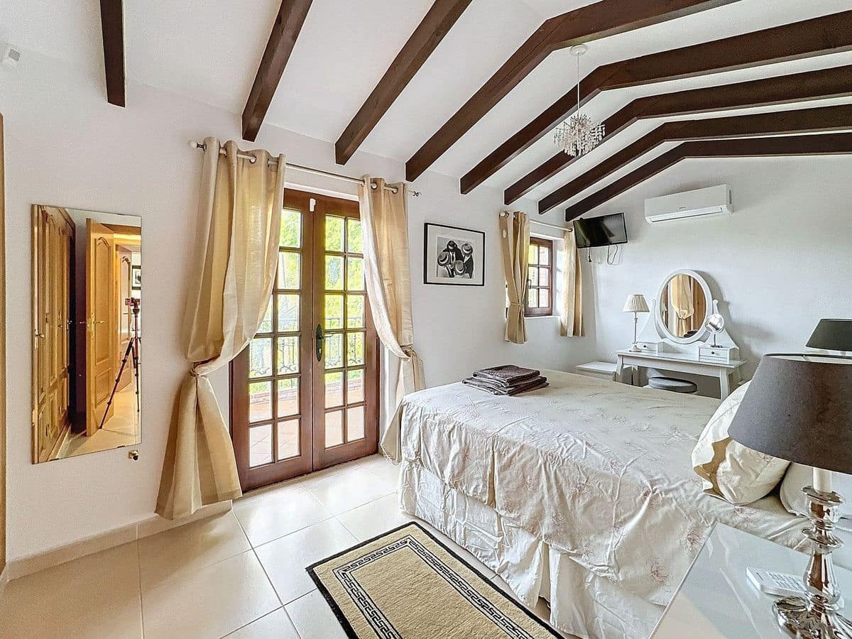 3 sypialnia Willa na sprzedaż w Mijas z basenem garażem - 925 000 € (Ref: 9634971)