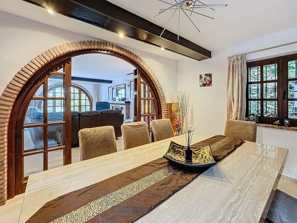 3 sypialnia Willa na sprzedaż w Mijas z basenem garażem - 925 000 € (Ref: 9634971)