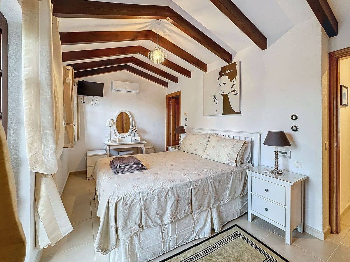 3 sypialnia Willa na sprzedaż w Mijas z basenem garażem - 925 000 € (Ref: 9634971)