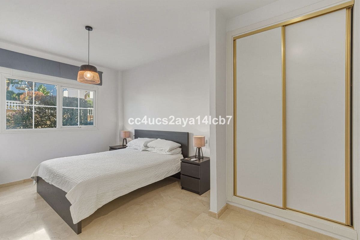 3 bedroom Beach Apartment for sale in Mijas with pool garage - € 375,000 (Ref: 9634972)