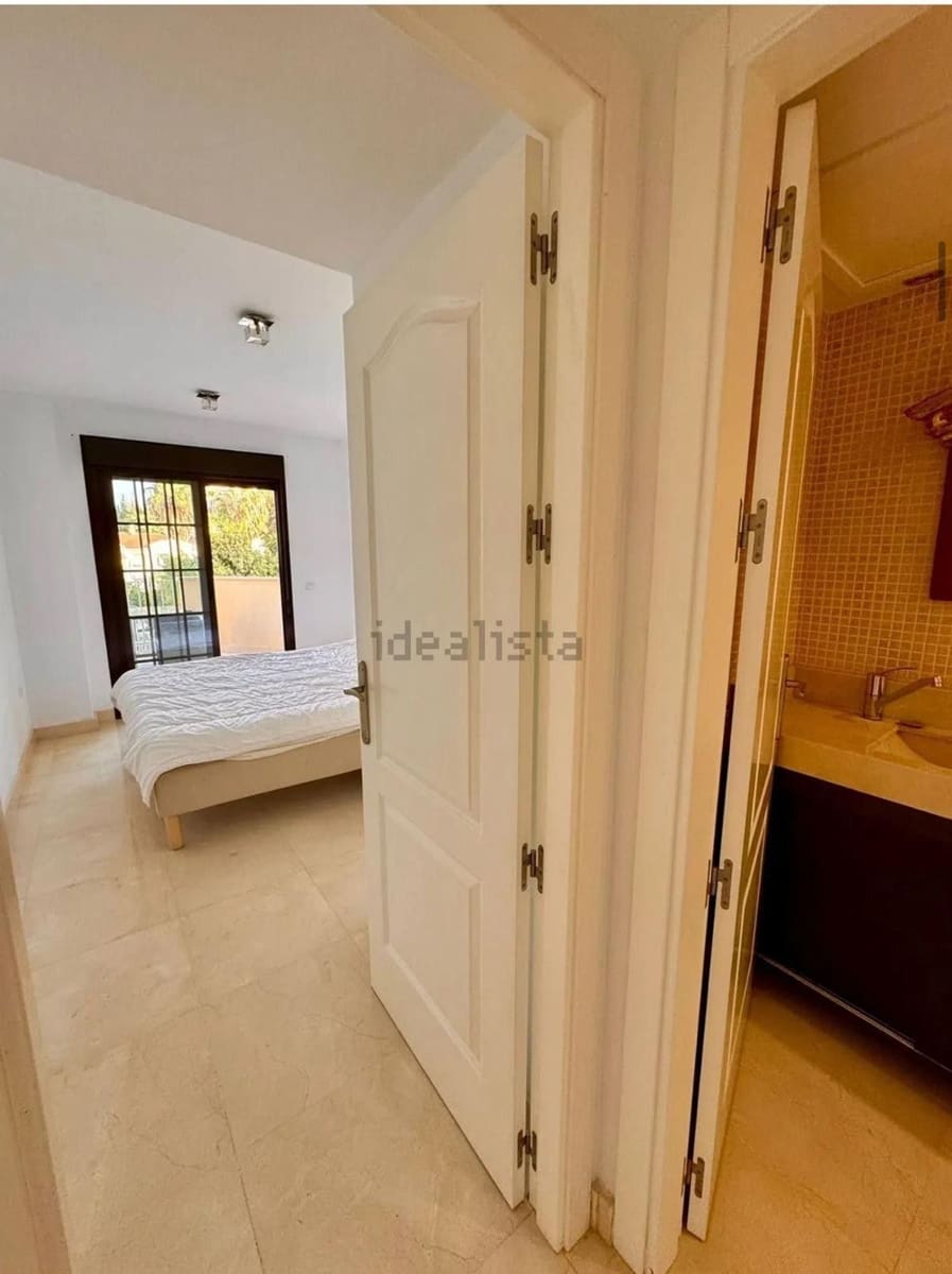 2 slaapkamer Strandappartement te koop in Benalmadena met zwembad garage - € 425.000 (Ref: 9634974)