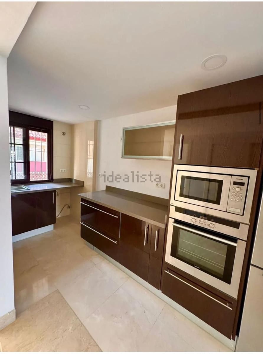 2 slaapkamer Strandappartement te koop in Benalmadena met zwembad garage - € 425.000 (Ref: 9634974)