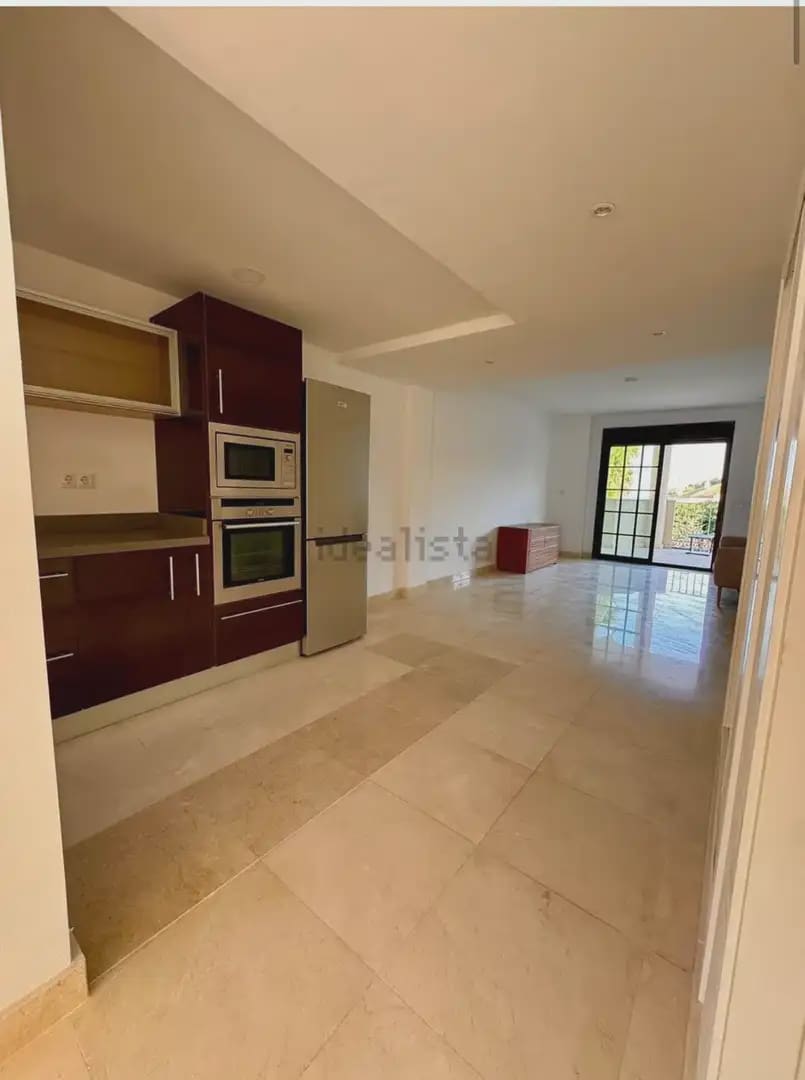 2 makuuhuone Ranta-asunto myytävänä paikassa Benalmadena mukana uima-altaan 
autotalli - 425 000 € (Ref: 9634974)