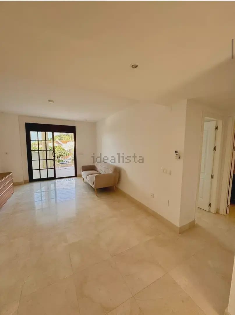 2 makuuhuone Ranta-asunto myytävänä paikassa Benalmadena mukana uima-altaan 
autotalli - 425 000 € (Ref: 9634974)