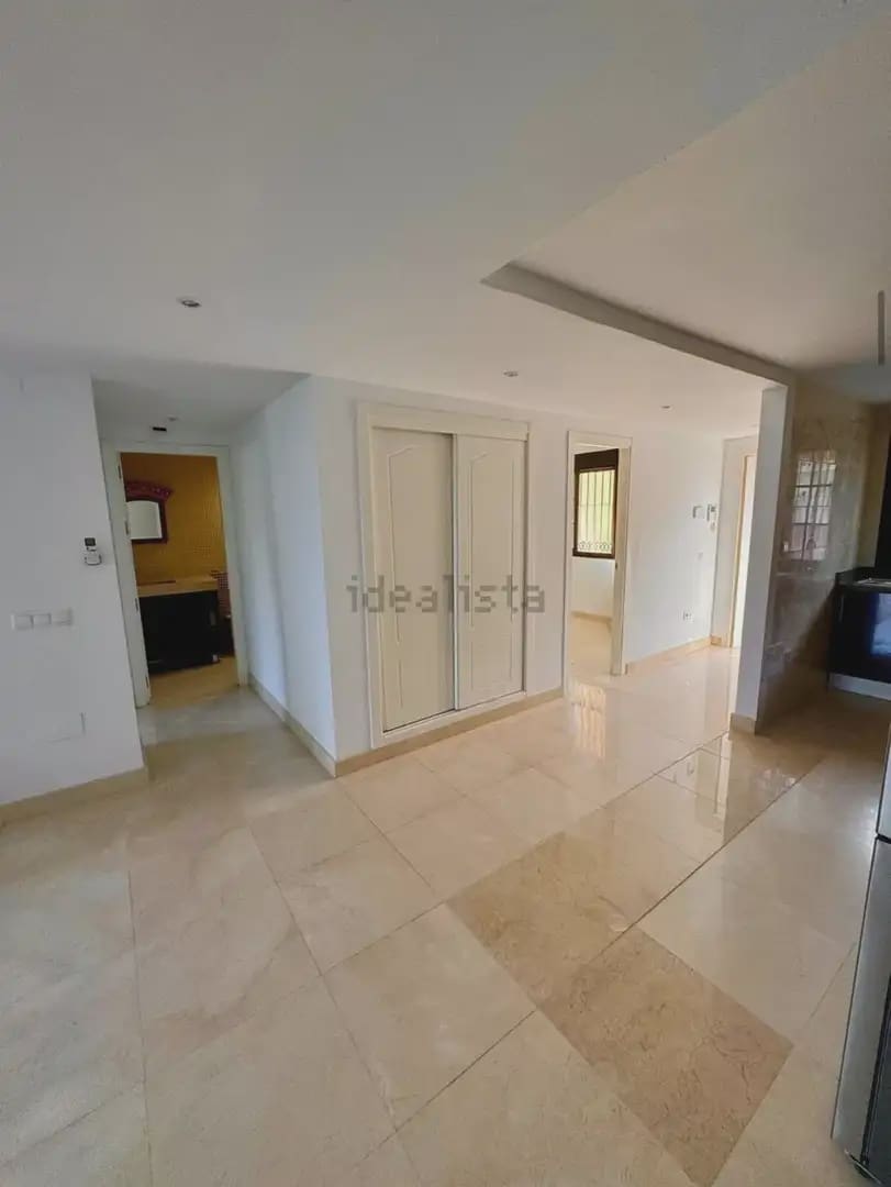 2 makuuhuone Ranta-asunto myytävänä paikassa Benalmadena mukana uima-altaan 
autotalli - 425 000 € (Ref: 9634974)