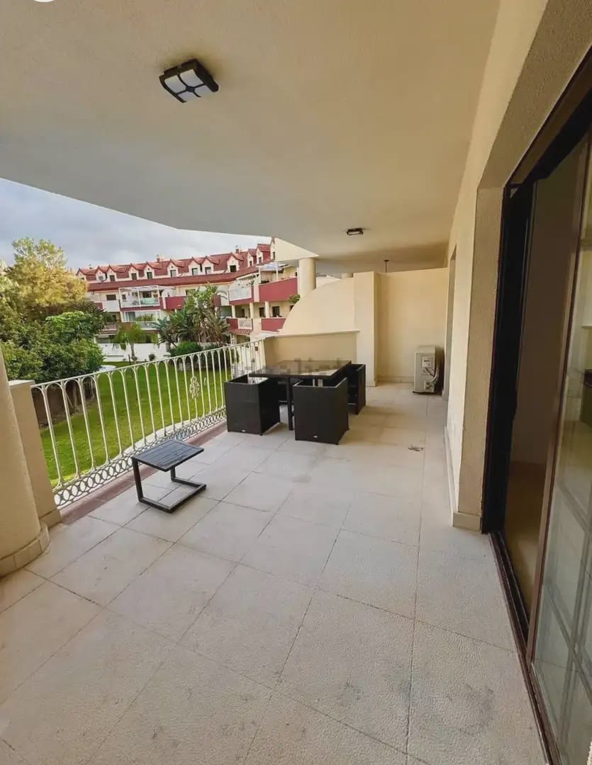 2 makuuhuone Ranta-asunto myytävänä paikassa Benalmadena mukana uima-altaan 
autotalli - 425 000 € (Ref: 9634974)