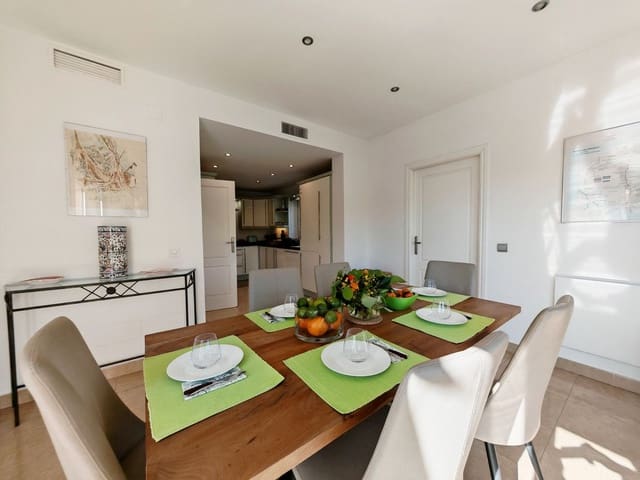 Chalet de 3 habitaciones en Elviria, Marbella en venta con piscina garaje - 905.000 € (Ref: 9634982)