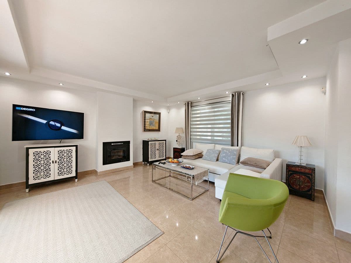 3 quarto Moradia para venda em Marbella com piscina garagem - 905 000 € (Ref: 9634982)